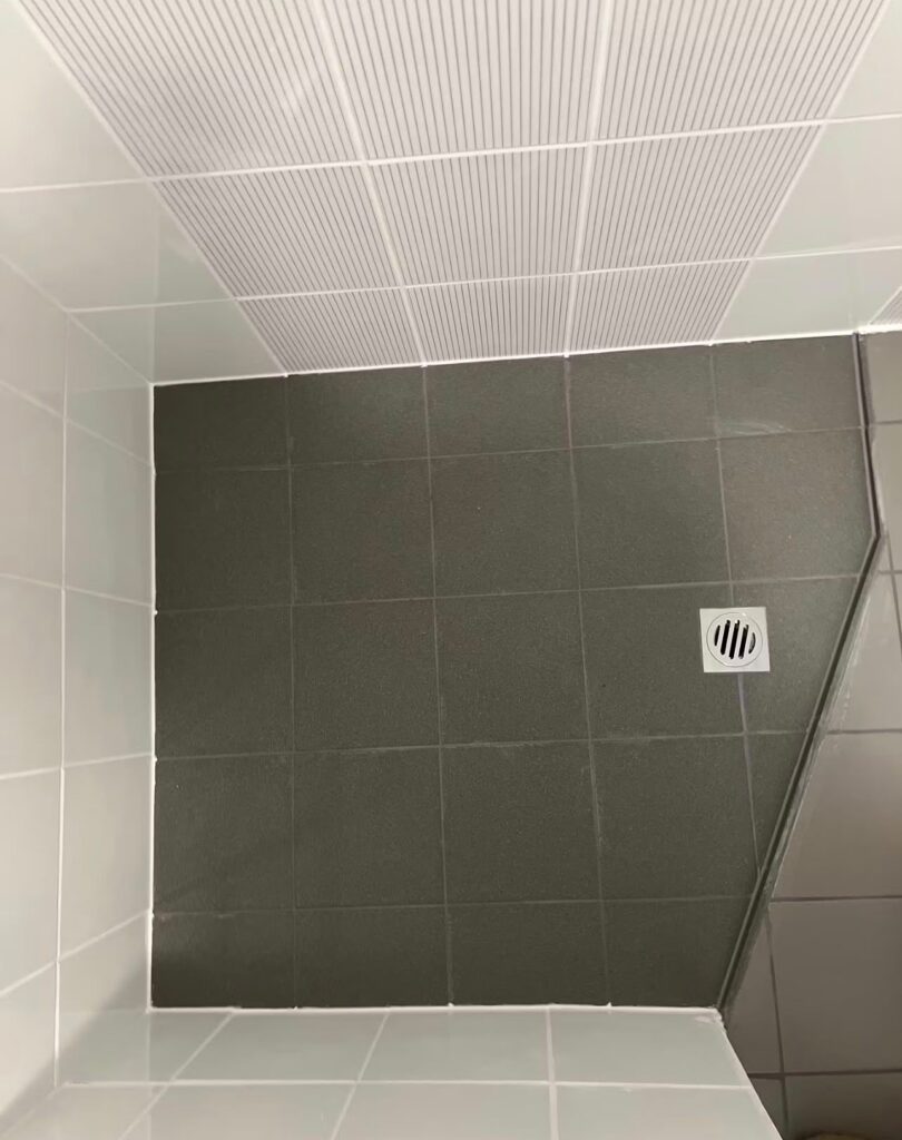 Shower recess after MRX restoration, clean throughout and fully resealed
